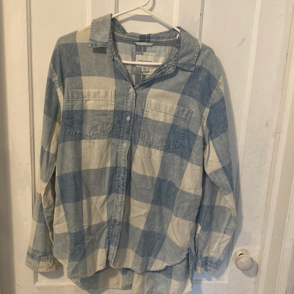 NWOT AEO blue and white plaid button up shirt